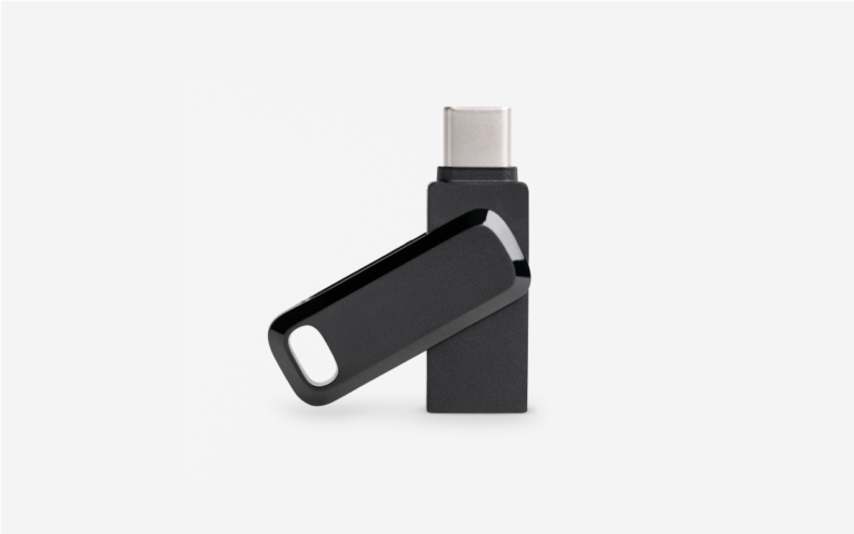 Folding USB flash drive